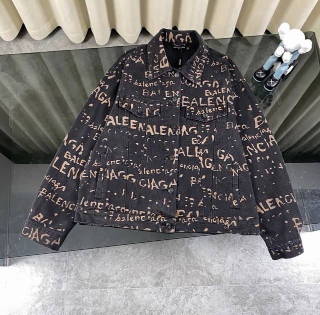 Model: N15 Top version difference currency Style: Balenciaga printed denim jack