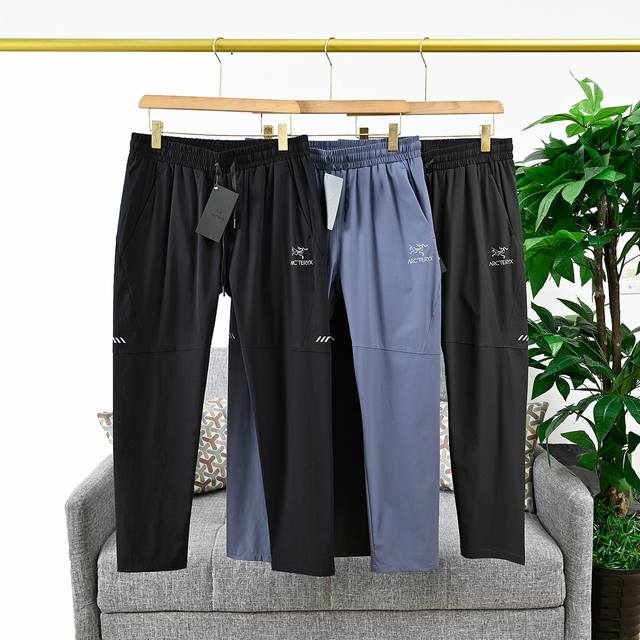 Arc'teryx outdoor casual pants, made with comfortable, skin-friendly, windproof,