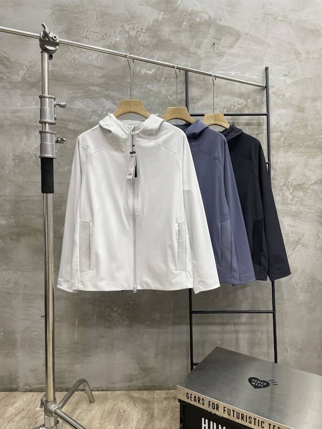 Descente Training Series Waterproof, Breathable, Fleece-Woven Top Jacket - Fabri