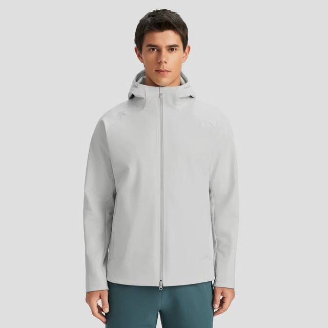 Descente men's waterproof and breathable training jacket with fully taped lining