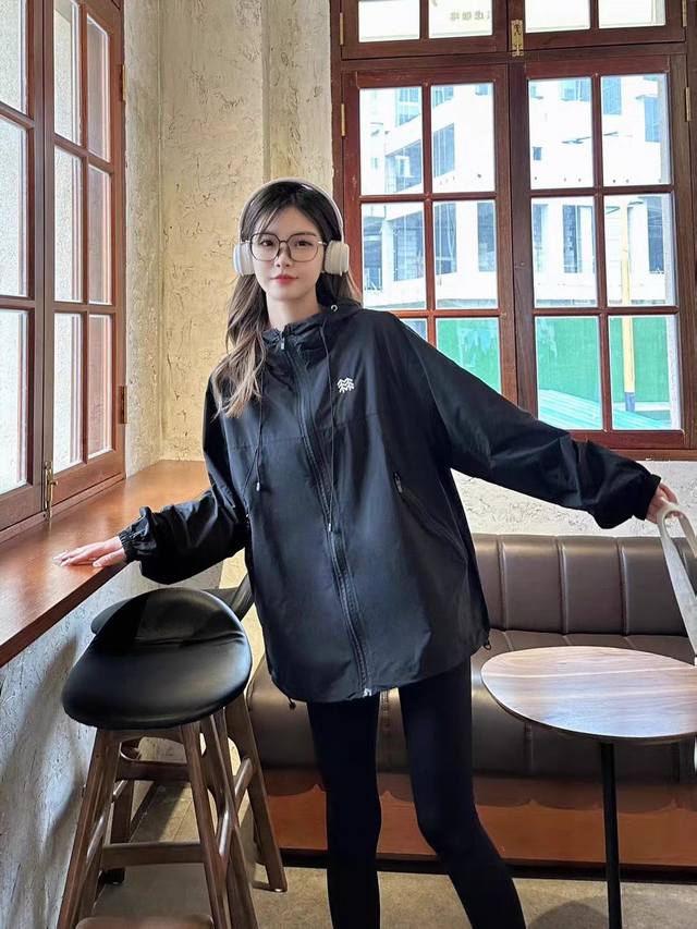 Kolonsport High-End Waterproof Jacket. Kolon's exclusive mountaineering collecti