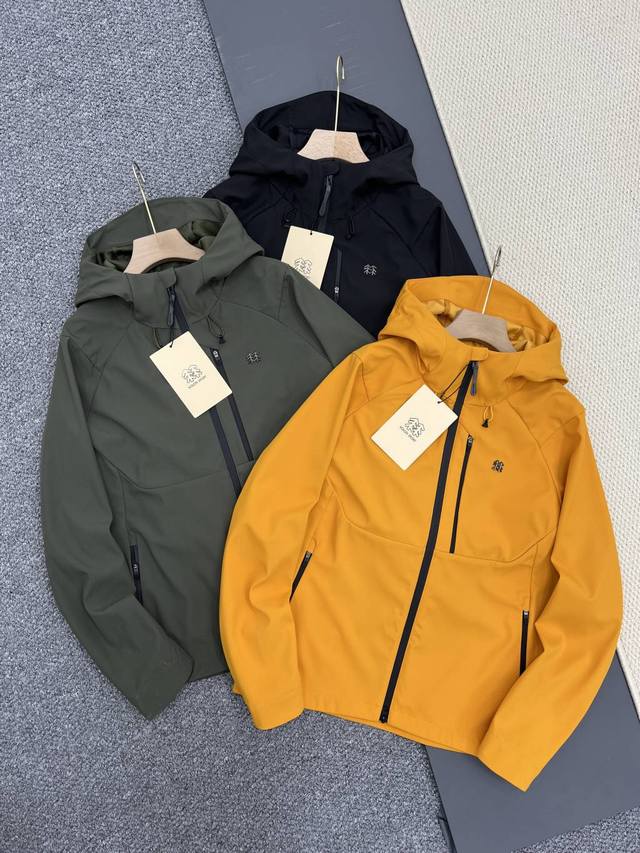Kolon Sport Softshell Jacket Water-Repellent Top, Outdoor Casual Wear, Men's Win