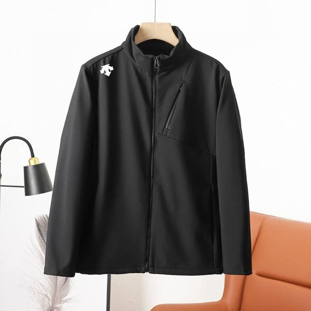 The new Swedish national treasure-level Descente Descente stretch stand collar s