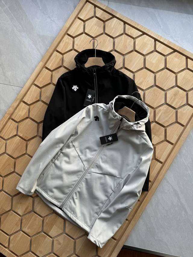 Descente outdoor softshell water-repellent hooded fleece jacket, the final recom