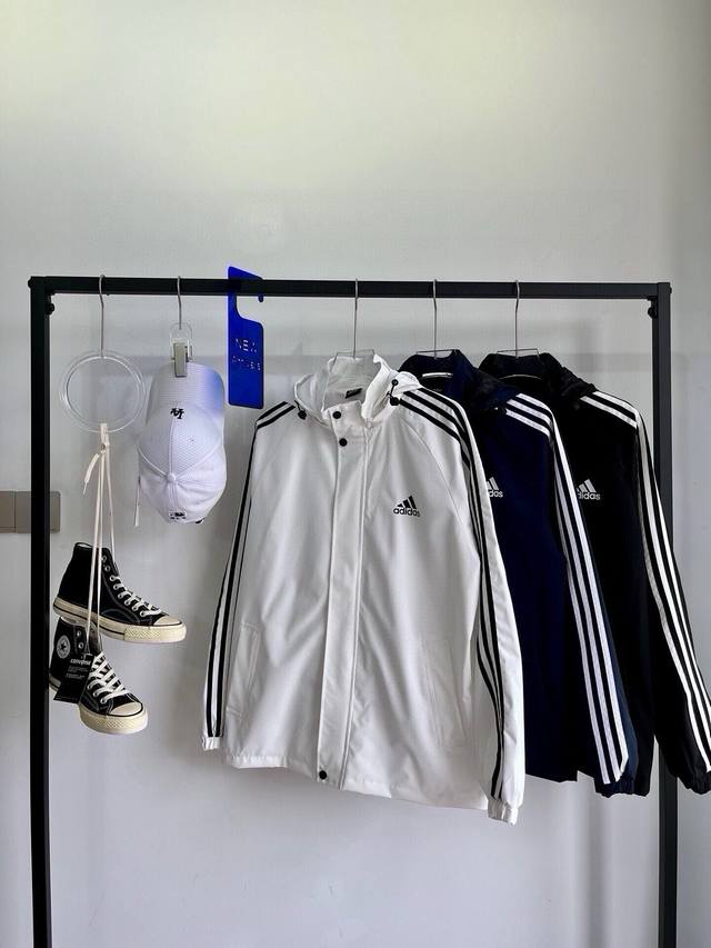 Adidas classic basic three-stripe jacket Adidas counter basic three-stripe hood