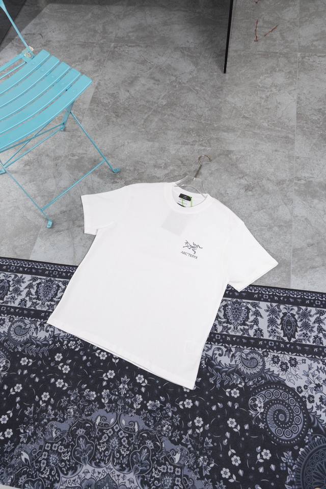 Arctertx Arc'teryx new spring and summer short-sleeved T-shirt with front and ba