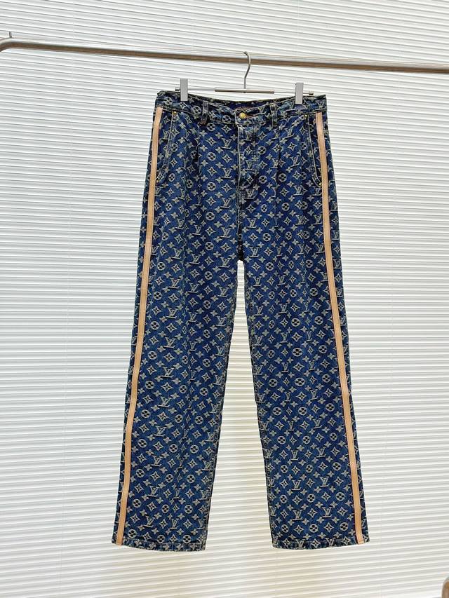 Offering the top version DDD, the same Louis Vuitton Lv25Ss washed blue jeans wi