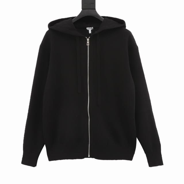 Loewe Anagram hooded sweater with embossed back zipper DDD. Woven from a 32-coun