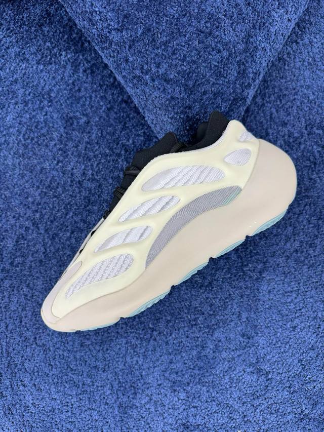 Special Offer: Sizes 36-40 Available! Fw4980 Yeezy 700V3 Milky White Q Version N