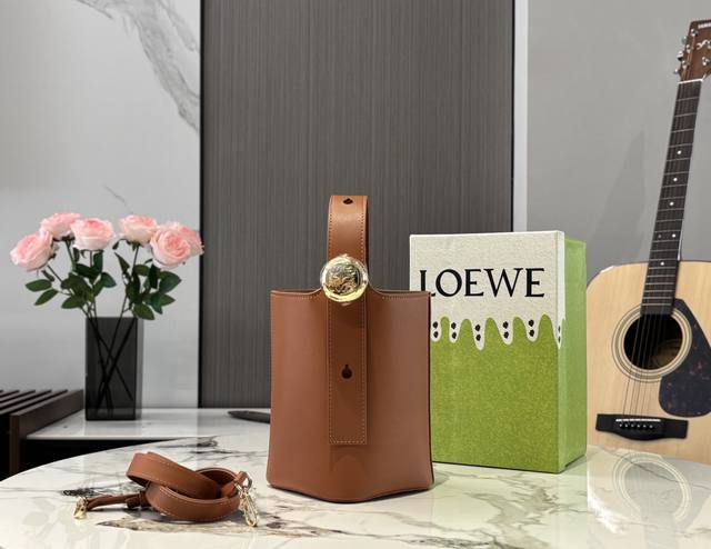 Comes with a gift box Loewe Fortune Bucket The king of commuter bags, I don't t
