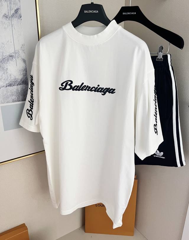 Blcg 25Ss Paris lettering heavy-embroidered short-sleeved T-shirt in two colors: