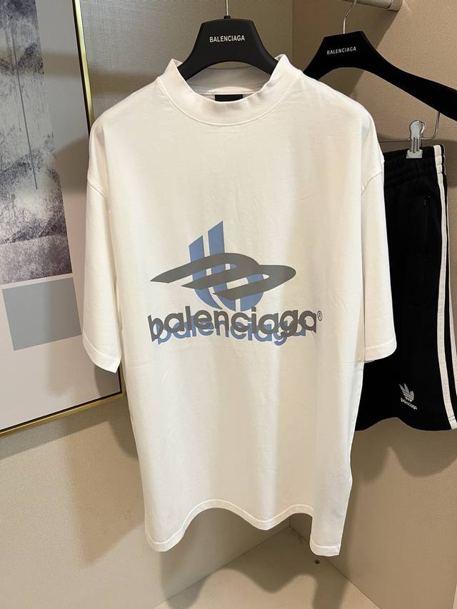 Blcg 25Ss 3B Double Shadow Short-Sleeved T-shirt in off-white, unisex. Available