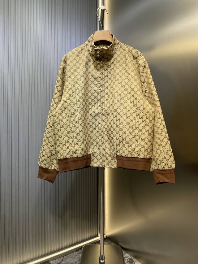 Gucci Denim 2025 Early Fall New Arrivals. This stylish, casual jacket features a
