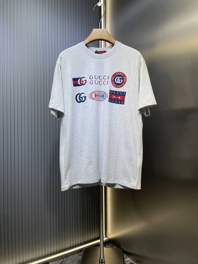 Gucci 25Ss new oversized T-shirt is made of black jersey cotton, ingeniously emb