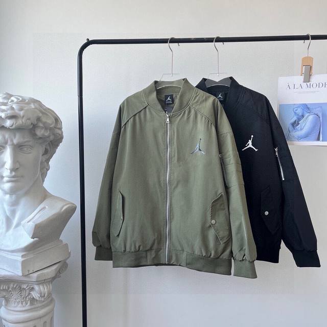 Air Jordan baseball bomber jacket, autumn hot-selling new product, two colors ar