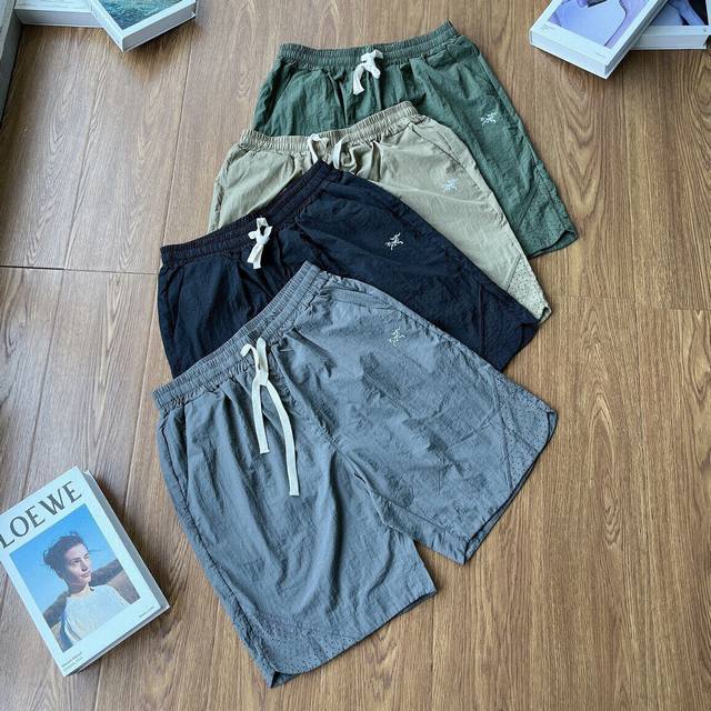 Arc'Teryx Classic Reflective Logo Printed Quick-Drying Shorts are a hot new arri