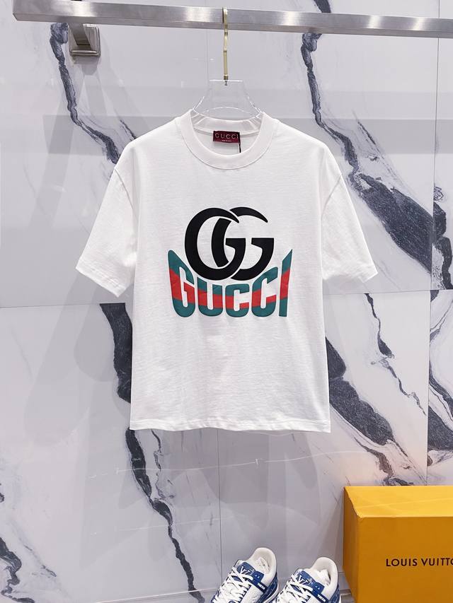 Gucci 320g crewneck short-sleeved T-shirt. DDD. GG logo printed in large red and