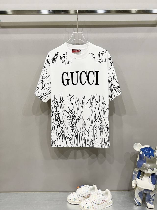 Gucci 260g pure cotton round neck short-sleeved T-shirtLarge letter logo graffit