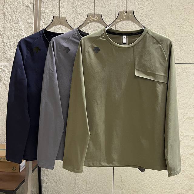 Descente's popular outdoor item: Men's Autumn 3D Stand-Up Quick-Drying Breathabl