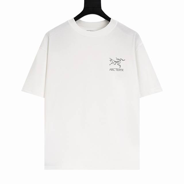 White background image, top-of-the-line Arc'Teryx Arc24Ss. Made of 60s double-s