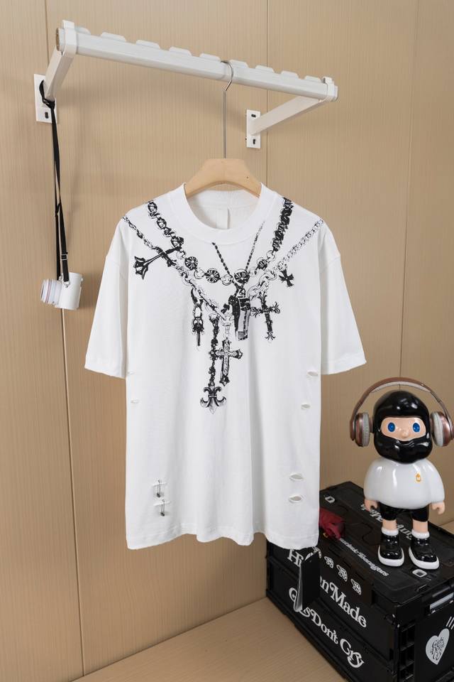 Available auction image: Premium edition Come Heartsch casual hand-painted graff