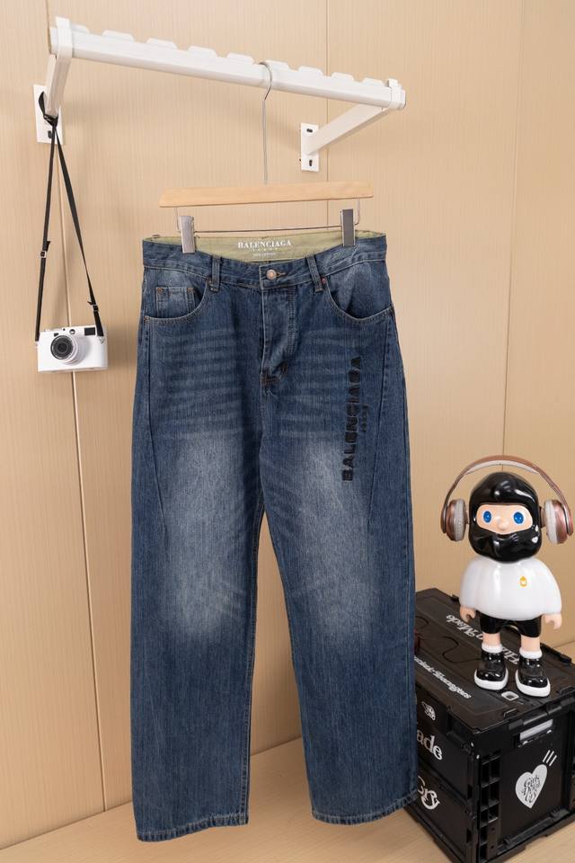 Photos Balenciaga's new 25Ss Baggy loose-fitting wide-leg jeans with embroidered