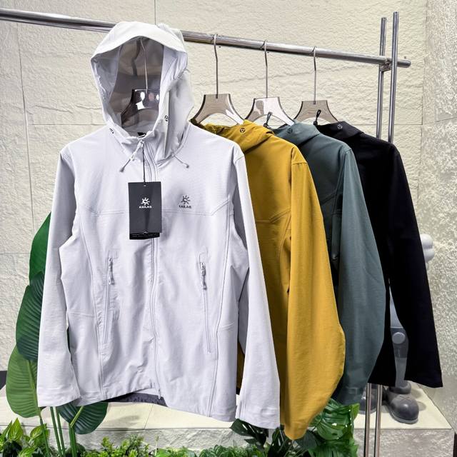 Supply Control Embroidered Kailas Softshell Laminated Hooded Jacket for Couples
