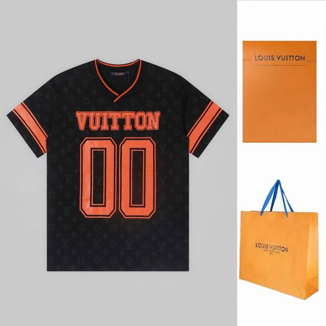 Lv Louis' new spring/summer short-sleeve top with all-over fabric and prints. Ma