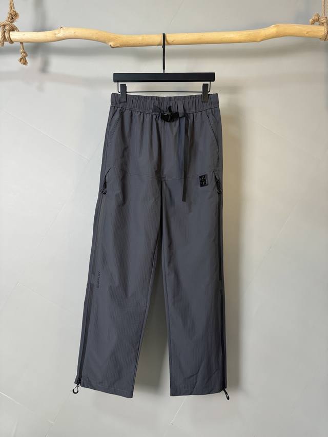 Givenchy Spring/Summer 2025 men's work pants, business casual styles! The fabri
