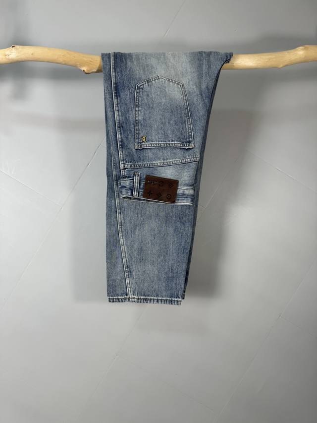 Lv Louis Vuitton men's stylish wide-leg jeans, the official lookbook poster styl