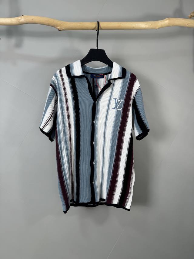 Louis Vuitton 1V colorblock striped knit original purchased for 15,900. Custom-d
