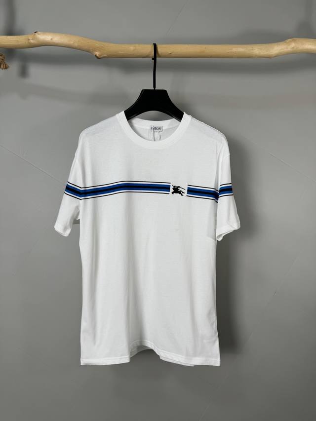 Burberry 2025 Spring/Summer new short-sleeved T-shirt catwalk pattern, fashionab