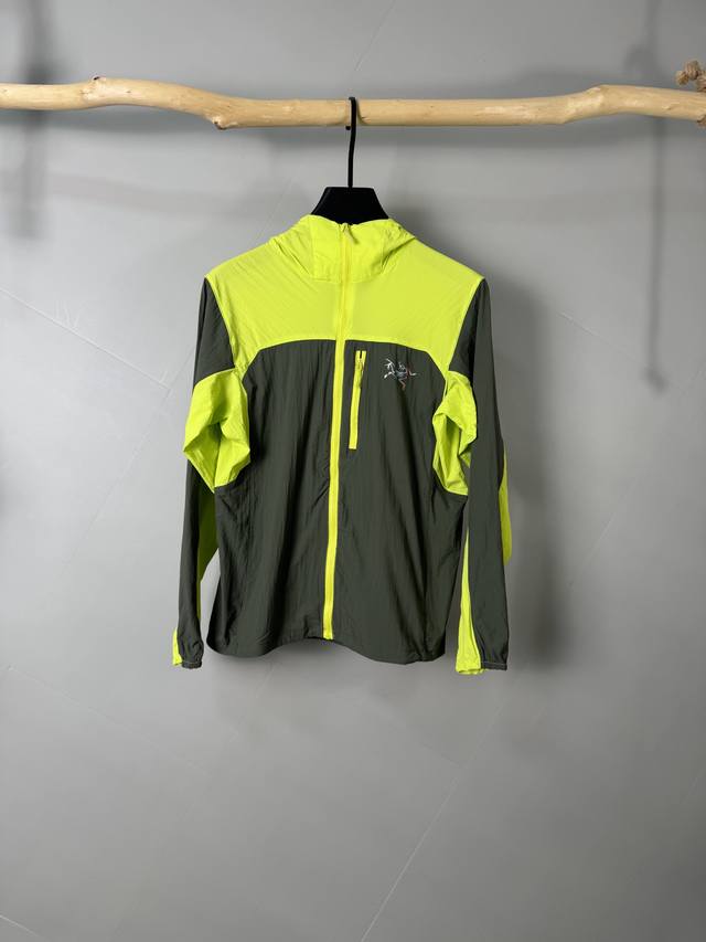 Arcteryx's new men's sun protection jacket for Spring/Summer 2025 features a cu