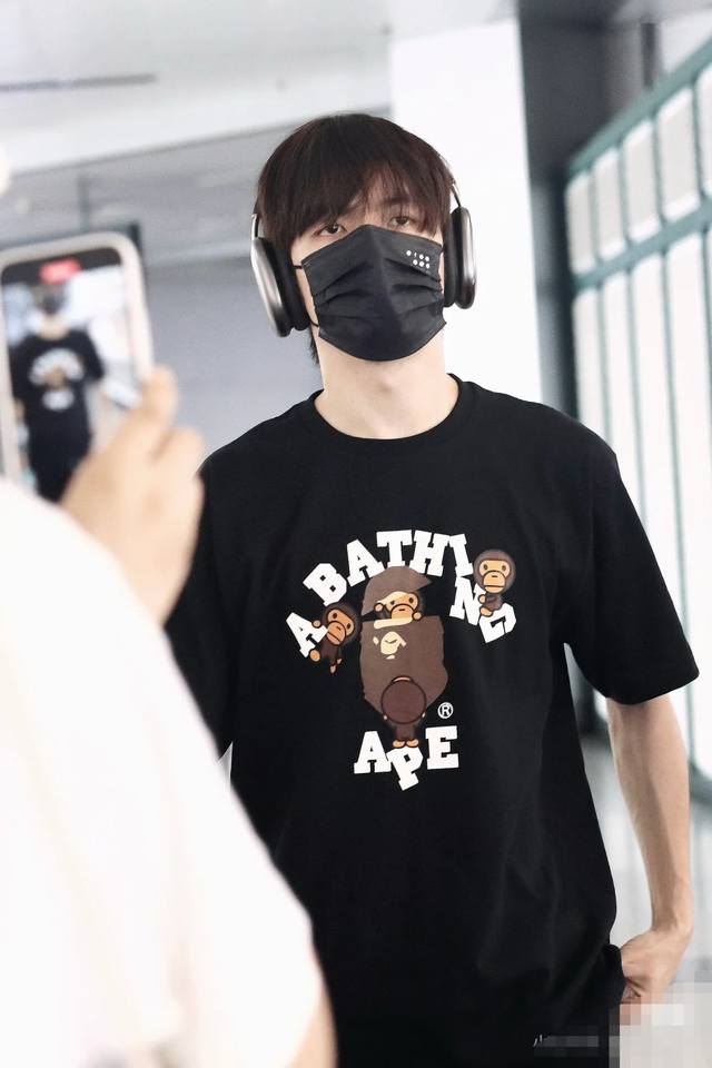 00142 Bape Fw23 letter print round neck pullover short-sleeved T-shirt for men a