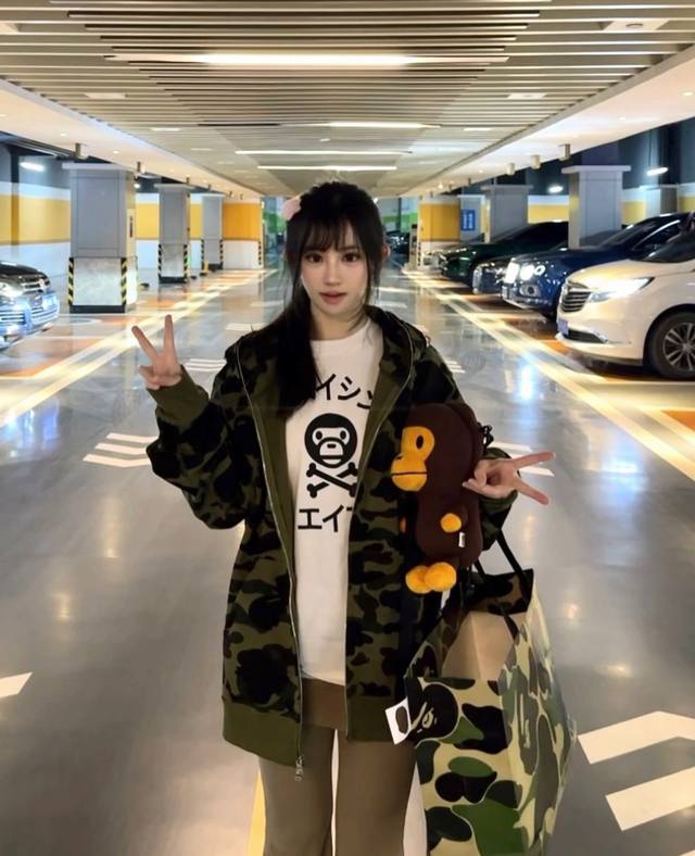 00181 A Bathing Ape graphic print round neck fitted short-sleeved T-shirt, unise