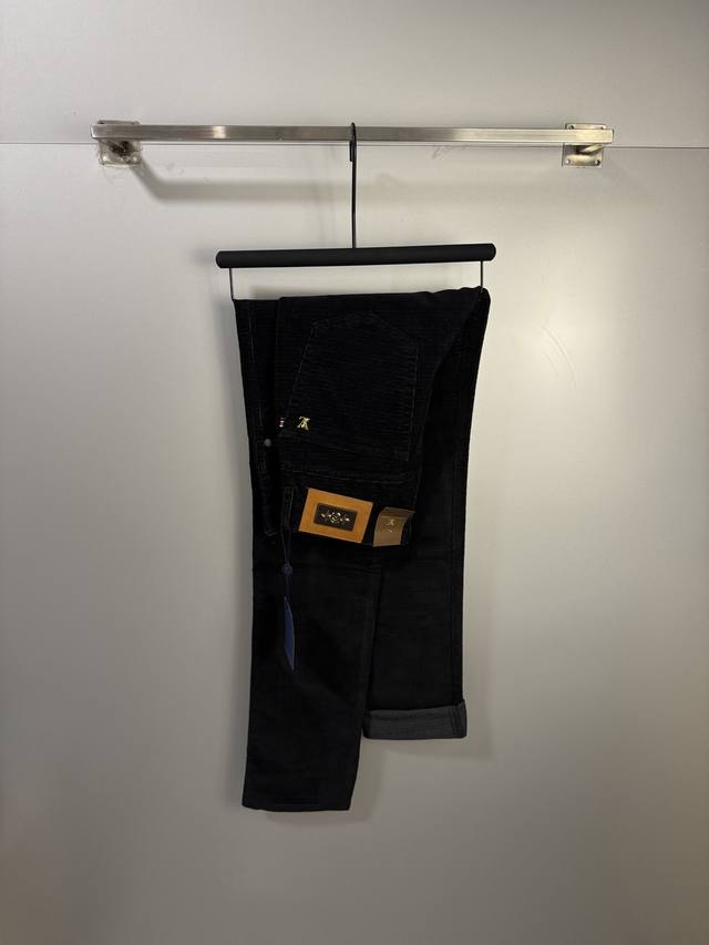 High quality, next-day shipping, Lv Louis Vuitton casual pants, new high-end cu