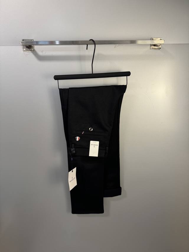 High-quality, next-day shipping. Moncler casual pants, trousers, high-end custo