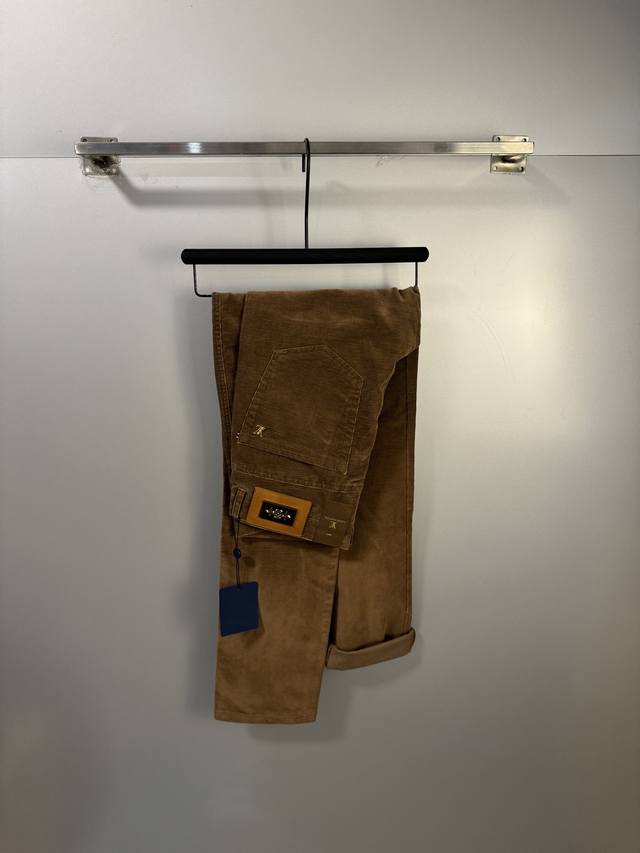 High quality, next-day shipping, Lv Louis Vuitton casual pants, new high-end cu