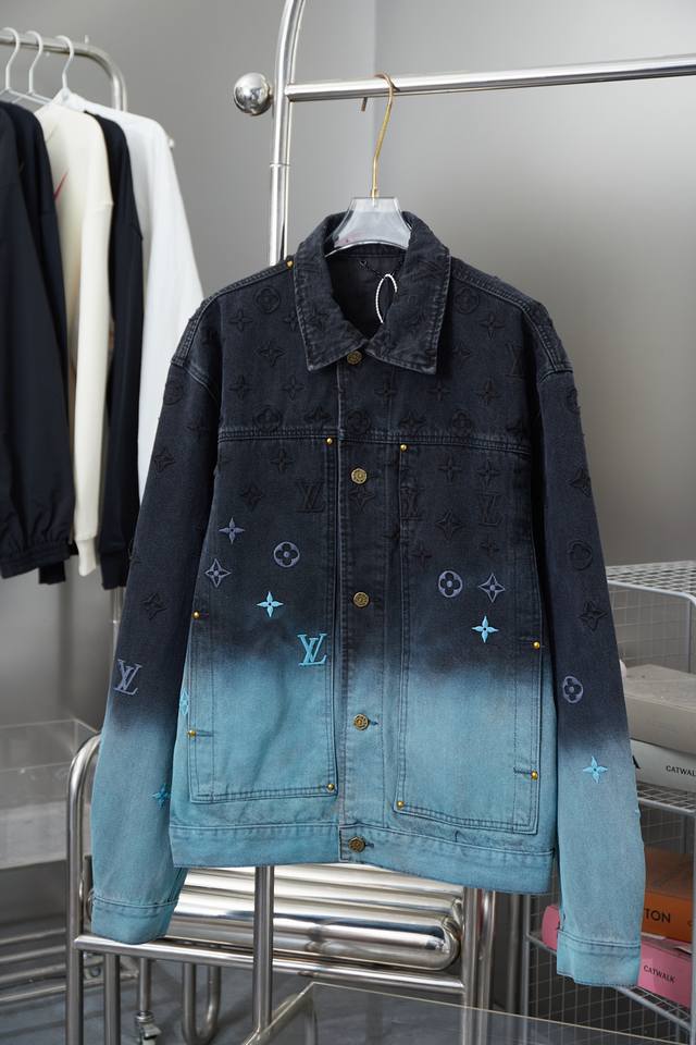 Louis Vuitton 1V Heavy Gradient Aurora Embroidered Denim A must-have item for ev
