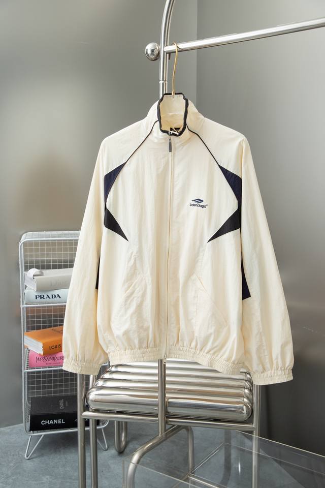 Balenciaga Blcg 23Fw 70 catwalk style 3B apricot patchwork tracksuit A must-have