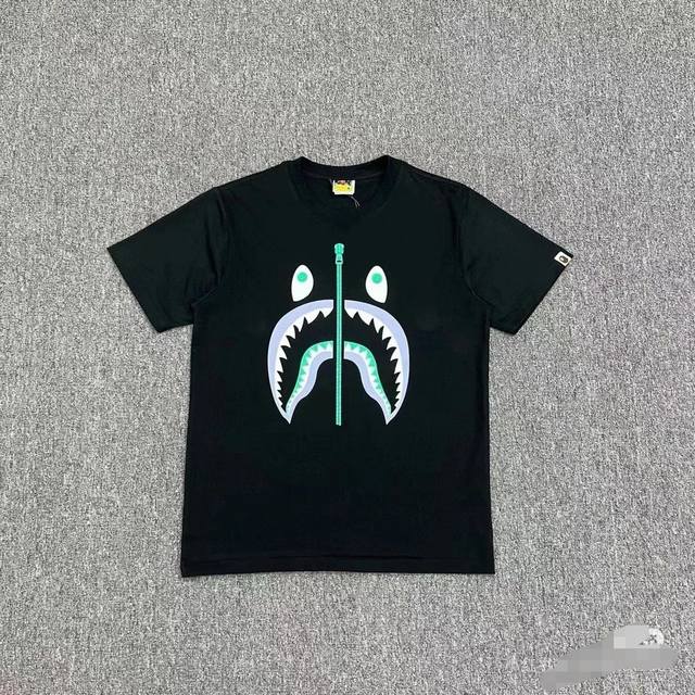 001058 Bape Fw22 shark pattern print round neck short-sleeved T-shirt for men an