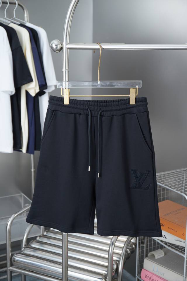 Lv Louis 2025Ss new shorts classic toothbrush embroidered Lv shorts A must-have