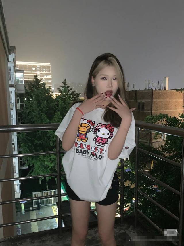 00148 Bape X Hello Kitty Limited Series Short Sleeve T-shirt Unisex Size Smlxlxx