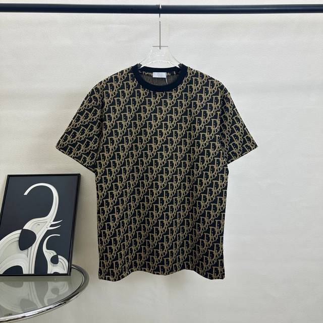 Top version difference currency Style: Dior Dior jacquard full print suit short