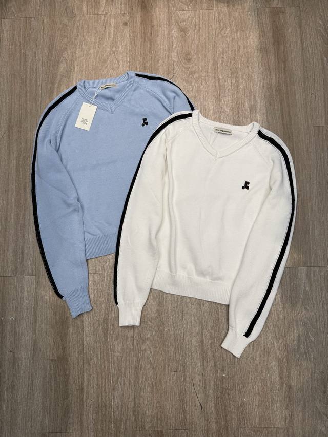 M311#Rest&Recreation Comma Korean new color matching embroidery V-neck sweater l