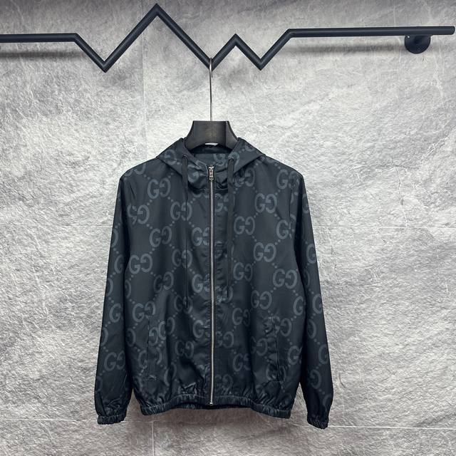 Gucci's 2025 new all-over logo couple's hooded jacket DDD. Made of custom polyes
