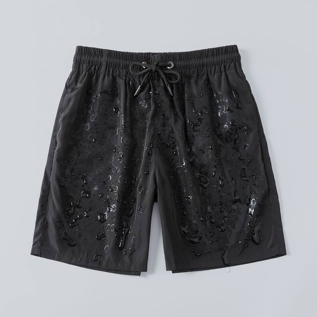 Gucci's new shorts, classic logo beach shorts, are made of imported custom fabri