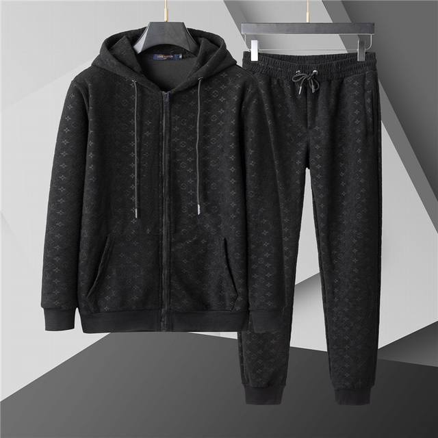 Louis Vuitton's new autumn and winter home sportswear sets are made of imported