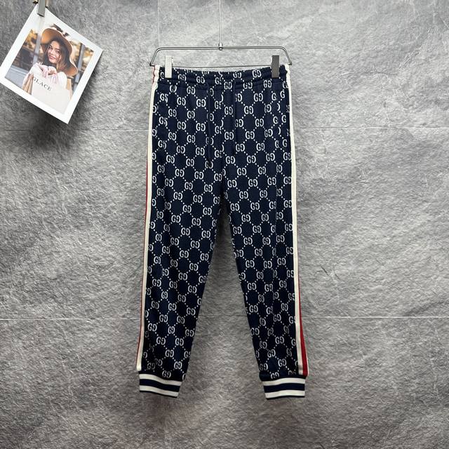 Sold as a set, not in pieces. Gucci 2025 new all-over logo ribbon splicing coupl