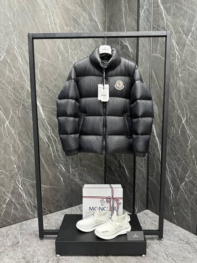 Top-tier, premium Moncler Citala men's cropped down jacket. Nothing on the marke